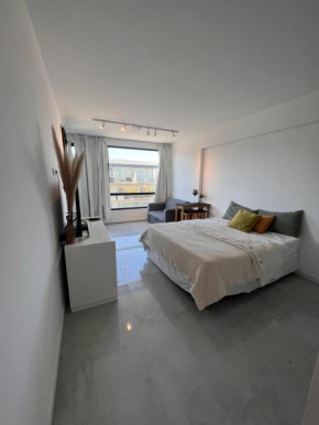 Brickell 2c